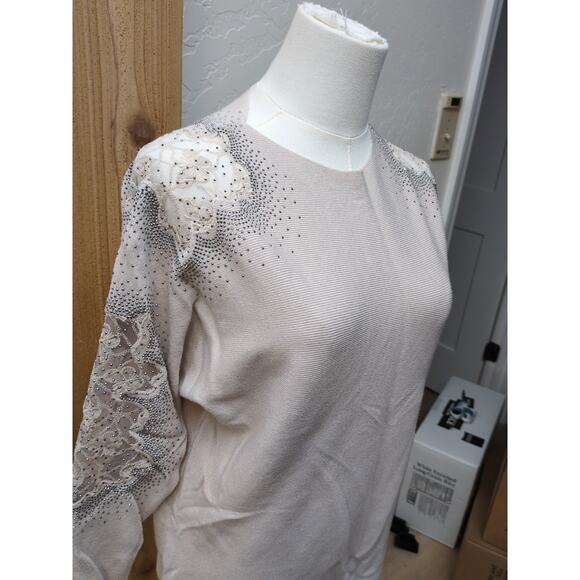 Liv Milano Women's Beige Embellished Shoulder & Sleeves Sweater Size Small S - Picture 3 of 7
